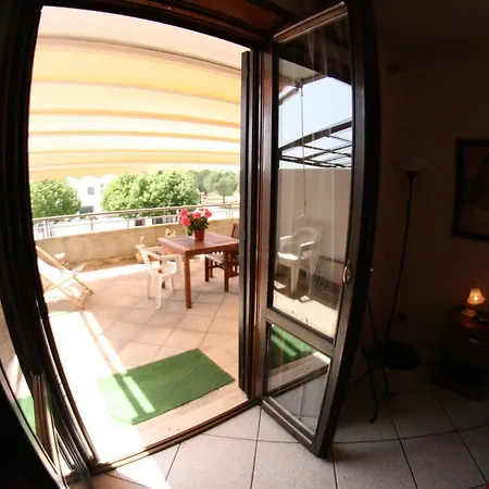 Sigismondo Castromediano Bed & Breakfast 2*